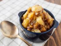 新じゃがの肉じゃが風ホットポテサラ