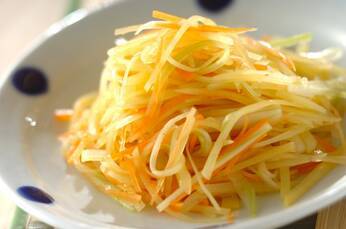 ジャガイモのせん切りサラダ