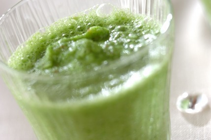 水菜とリンゴの甘酒スムージー