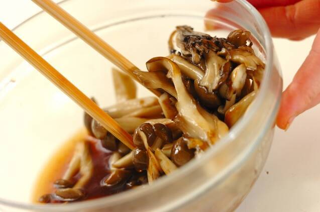 キノコの焼きびたしの作り方の手順3