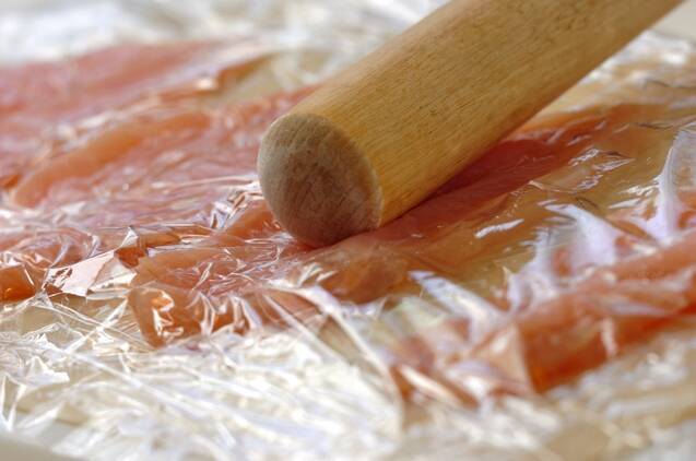 鶏ささ身の梅ピカタの作り方の手順1