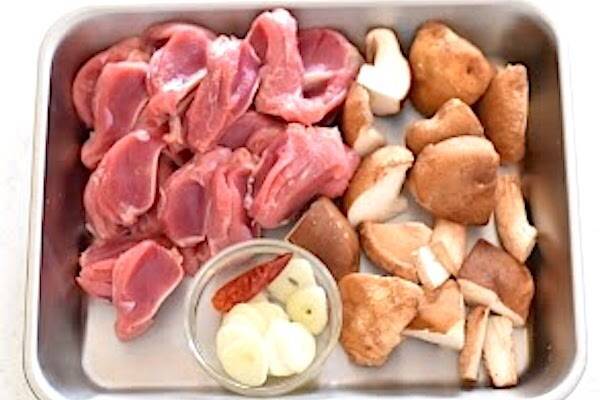 砂肝とシイタケの塩麹炒めの作り方の手順2