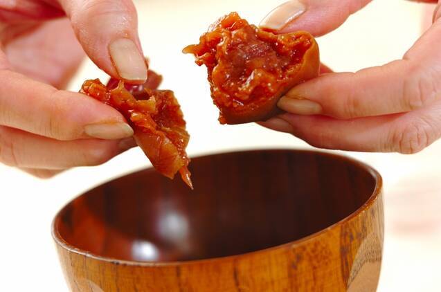 梅干しのお吸い物の作り方の手順1