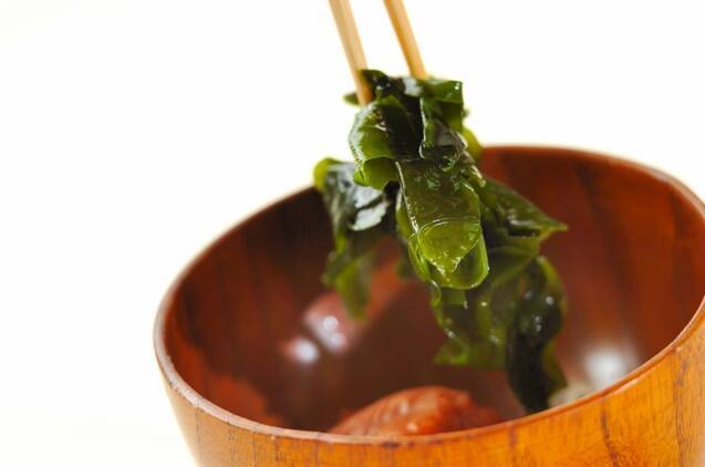 梅干しのお吸い物の作り方の手順3