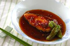 ブリの梅ニンニク照り焼き