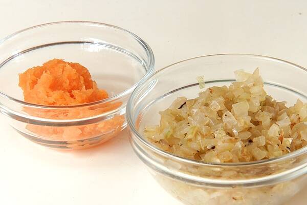 チーズハンバーグの作り方の手順1