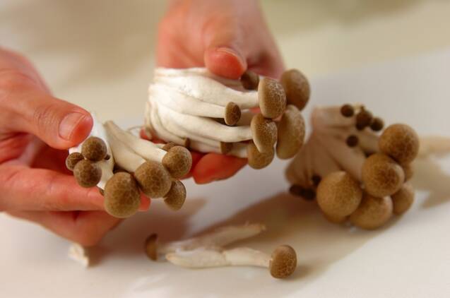 春菊とシメジの白和えの作り方の手順2