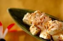 クリームチーズの黒コショウ和え