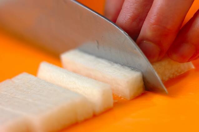 長芋とオクラの梅麺つゆ和えの作り方の手順1