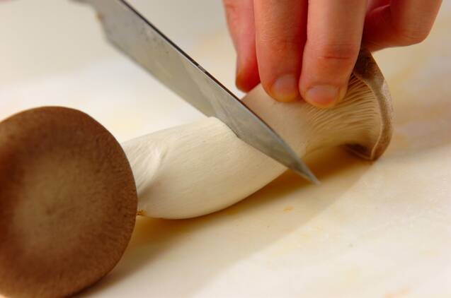 エリンギの生ハム炒めの作り方の手順1