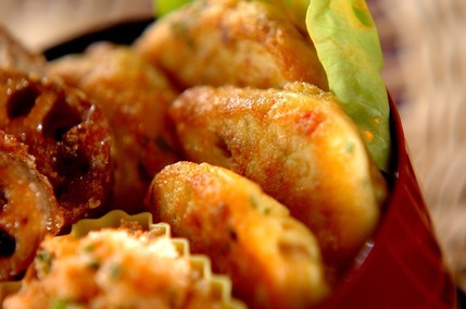 豆腐と鶏そぼろの和風ハンバーグ