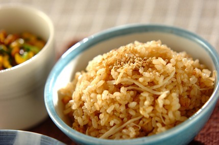たっぷり新ショウガの玄米ご飯