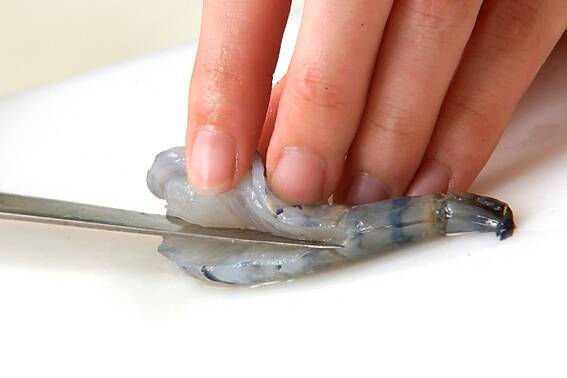 エビのチリソース炒めの作り方の手順1