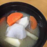 旨味がしみわたる！具だくさんの基本の豚汁