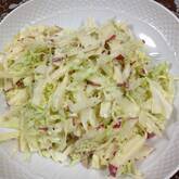 白菜とリンゴのシーザーサラダ