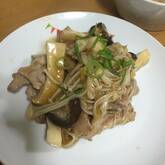 キノコと豚肉の旨味炒め