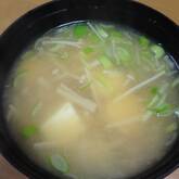 エノキと豆腐のみそ汁