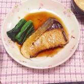 黄金比タレでふっくら甘辛！基本のブリの照り焼き