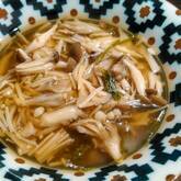 キノコのエスニックスープ