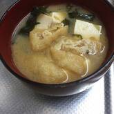 豆腐とワカメのみそ汁
