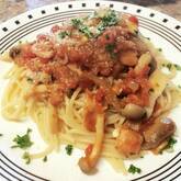 トマトソースパスタ