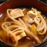 豆腐とナスの赤だし