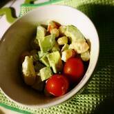 黄金コンビ！エビとアボカドのワサビマヨ和え