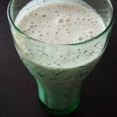 黒ゴマバナナの豆乳スムージー