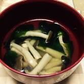 シメジとハムのスープ