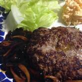 キノコづくしのデミグラスハンバーグ