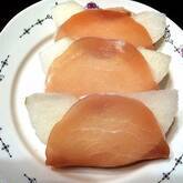 梨と生ハムの前菜