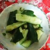 パリパリキュウリ