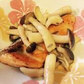 ご飯がすすむ！鮭ときのこのみそバター焼き by 西川 綾さん