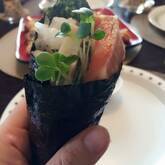 お好みの刺身と納豆の手巻き寿司