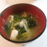 ホウレン草と玉ネギのみそ汁