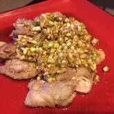 揚げ鶏のたっぷりネギダレがけ（油淋鶏風）