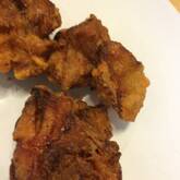 ジューシーな鶏の唐揚げ カリッと揚がって何個でも食べたくなる