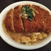 どんぶりの定番！出汁たっぷり卵とじかつ丼