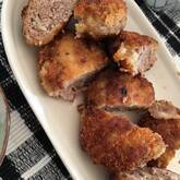 基本のメンチカツ 定番お肉屋さんの味わい 肉汁たっぷりジューシー