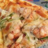 手作り生地のピザ