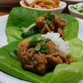 ゆで豚のキムチ炒めのサンチュ包み