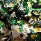 ホウレン草とベーコンの卵炒め