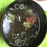 とろろ昆布と梅干しのお吸い物