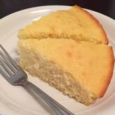 材料を混ぜて焼くだけ！しっとり美味しい❤ヨーグルトケーキ