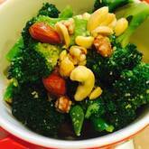 ブロッコリーのクルミ和え