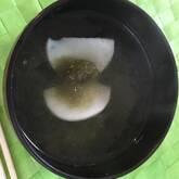 ワカメとカマボコのお吸い物