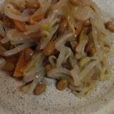 モヤシの納豆炒め