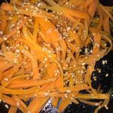 ニンジンのゴマ風味甘酢炒め