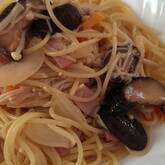 たっぷりキノコとベーコンの和風パスタ