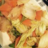 ご飯がすすむ味噌ダレで作る！豚肉とたっぷり野菜のピリ辛炒め